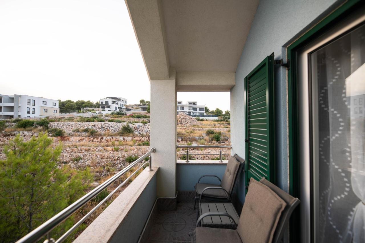 Sunny Beach Apartments Шибеник Экстерьер фото