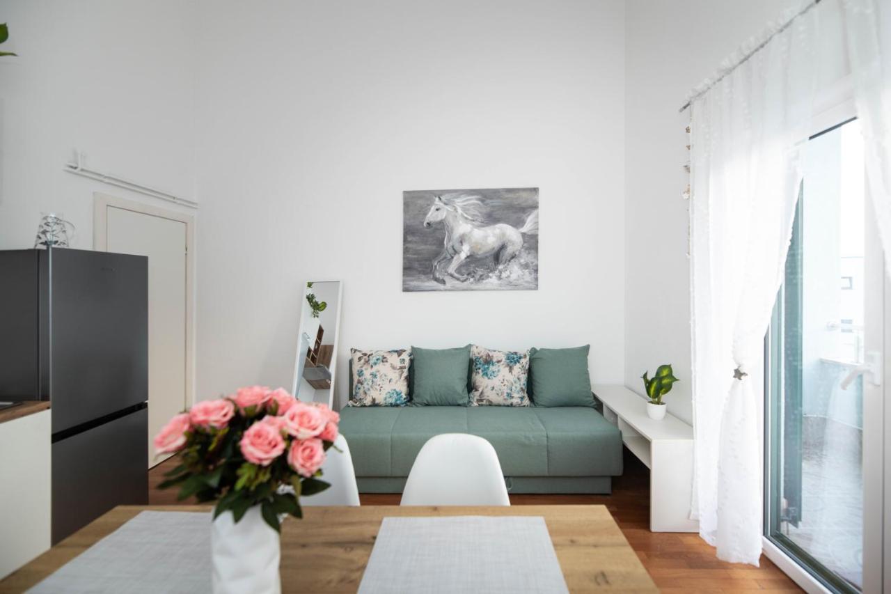 Sunny Beach Apartments Шибеник Экстерьер фото