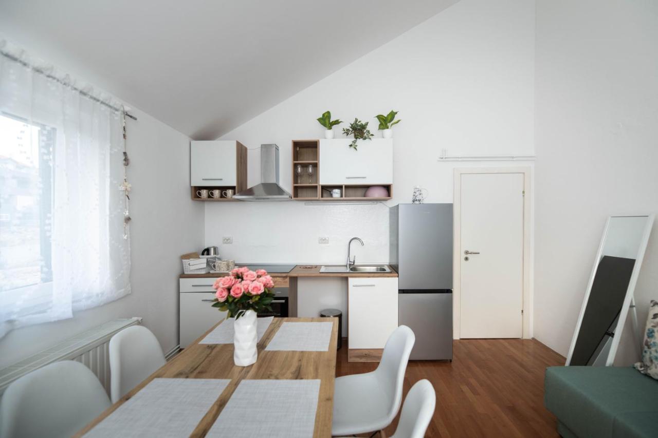Sunny Beach Apartments Шибеник Экстерьер фото
