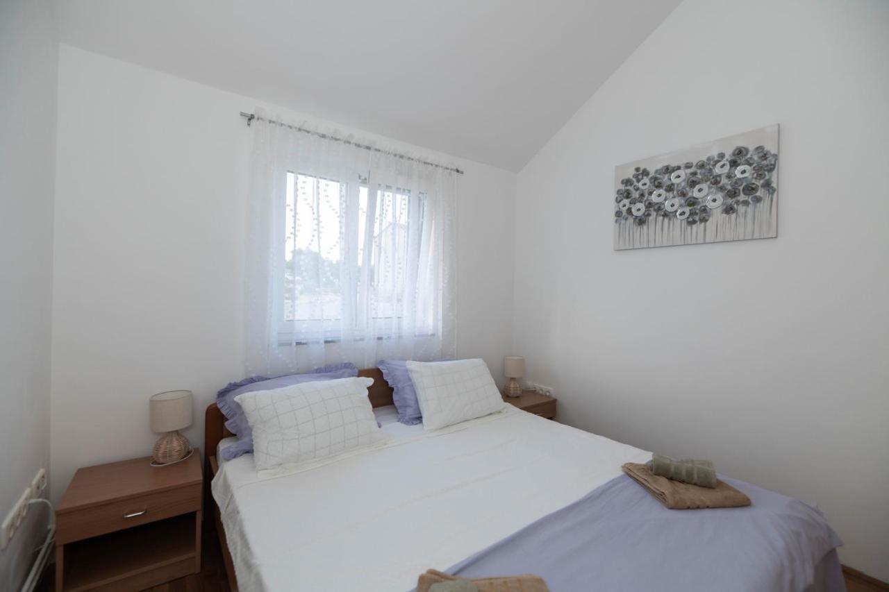 Sunny Beach Apartments Шибеник Экстерьер фото